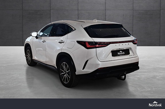 Lexus NX450h 3 of 22