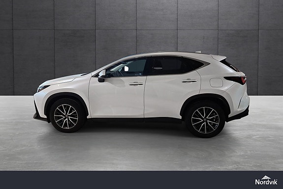 Lexus NX450h 2 of 22