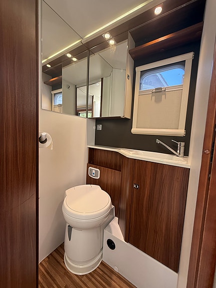 Adria Matrix 670 SL | AUT | 4250KG | 11 of 15