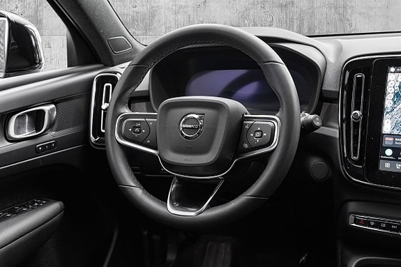 Volvo XC40 17 of 29