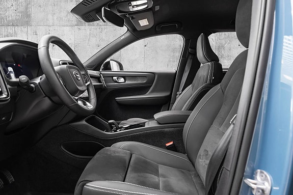 Volvo XC40 10 of 29