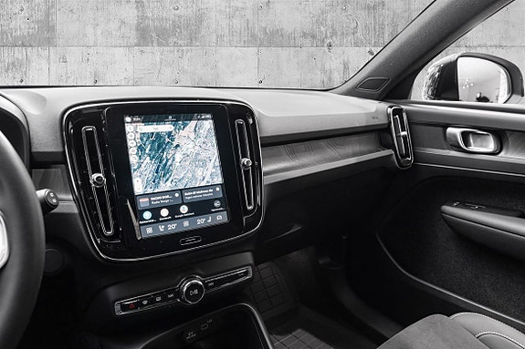 Volvo XC40 13 of 29