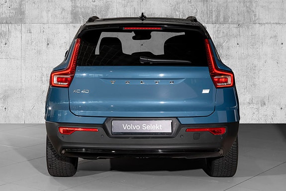 Volvo XC40 4 of 29