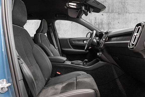 Volvo XC40 27 of 29