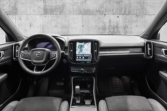 Volvo XC40 16 of 29