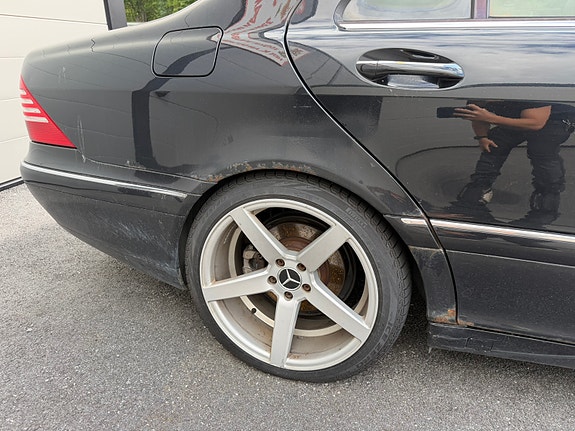 Mercedes-Benz S320 4 of 13