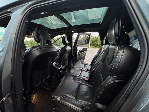 Volvo XC90 27 of 30