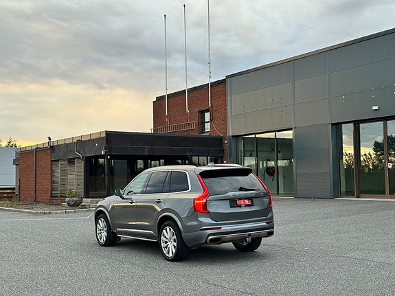 Volvo XC90 9 of 30