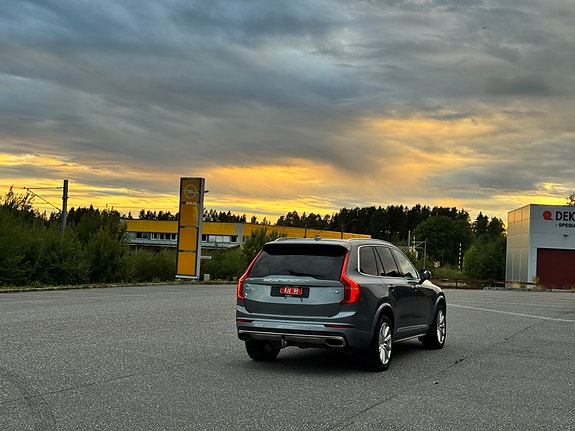 Volvo XC90 12 of 30