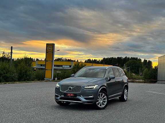 Volvo XC90 5 of 30