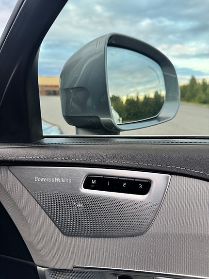 Volvo XC90 26 of 30