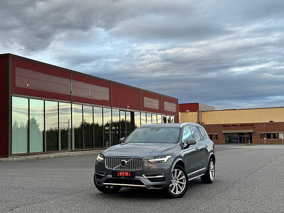 Volvo XC90 4 of 30