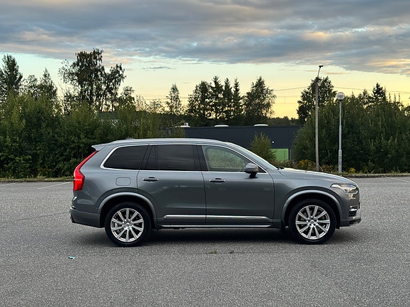 Volvo XC90 14 of 30
