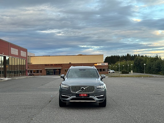 Volvo XC90 16 of 30