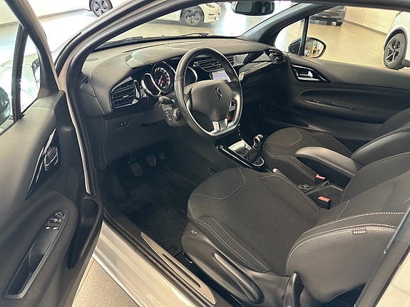 Citroen DS3 8 of 30