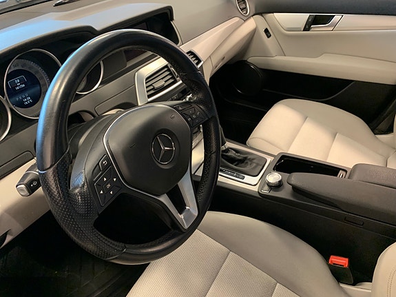 Mercedes-Benz C220 d 10 of 30