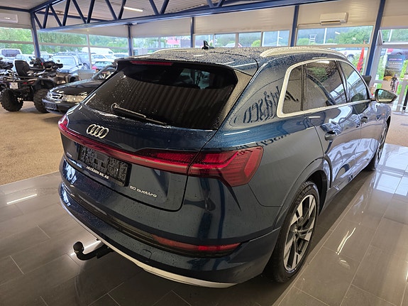 Audi e-tron 5 of 30