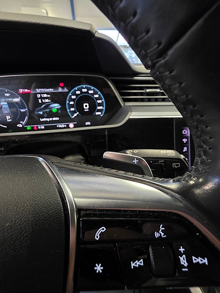Audi e-tron 19 of 30
