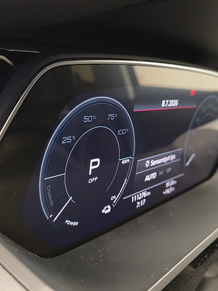 Audi e-tron 15 of 30