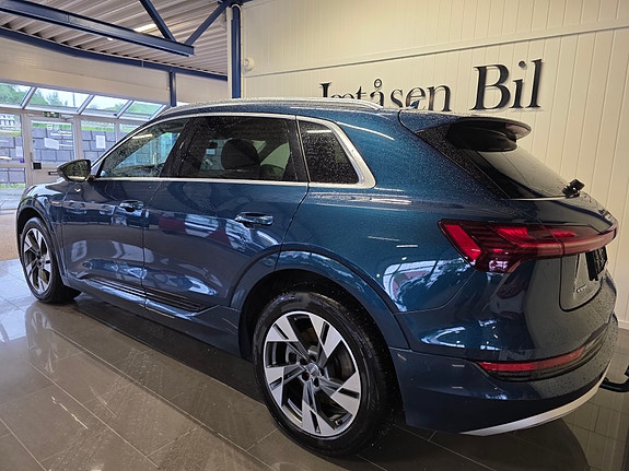 Audi e-tron 3 of 30