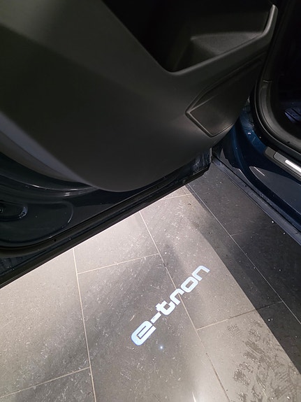 Audi e-tron 13 of 30
