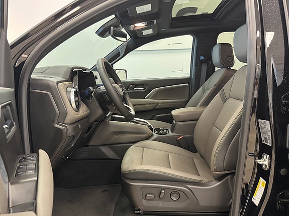 Chevrolet Colorado 16 of 30