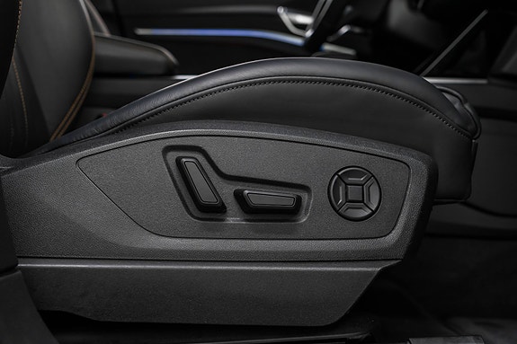 Audi e-tron 24 of 29