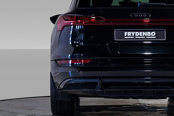 Audi e-tron 7 of 29
