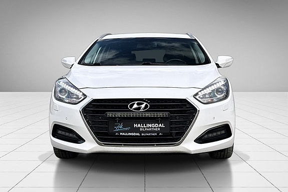 Hyundai i40 2 of 20