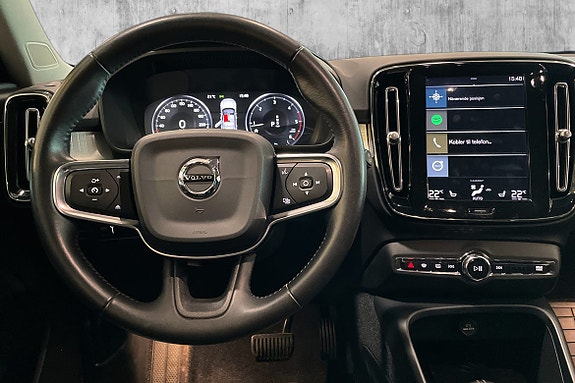 Volvo XC40 13 of 24