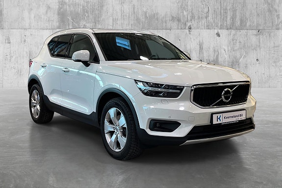 Volvo XC40 3 of 24