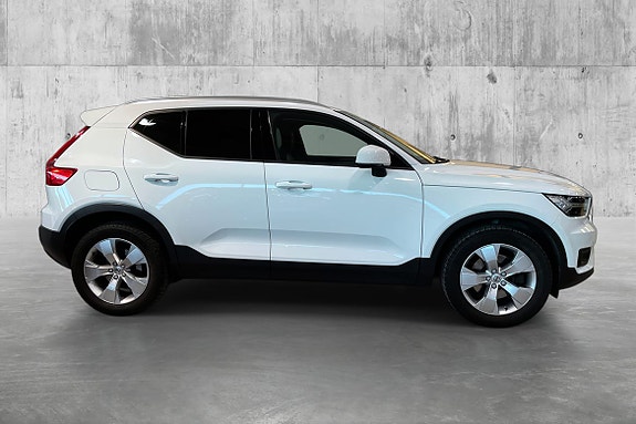 Volvo XC40 4 of 24