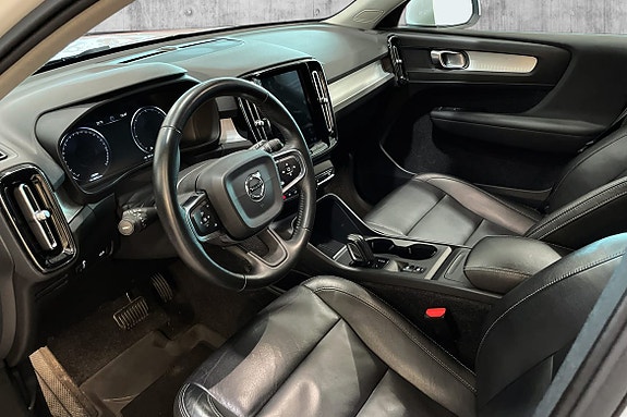 Volvo XC40 11 of 24