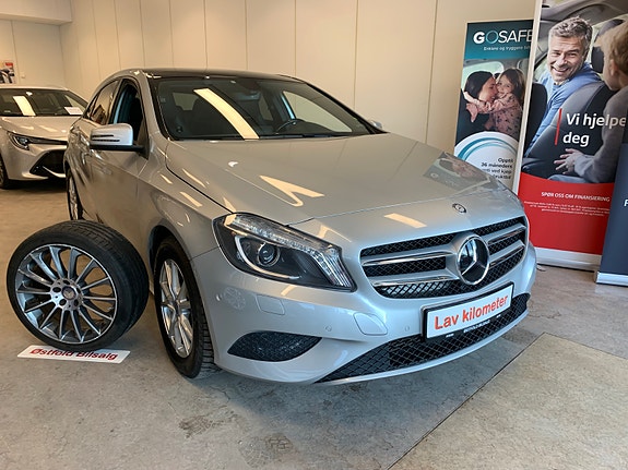 Mercedes-Benz A180 2 of 30