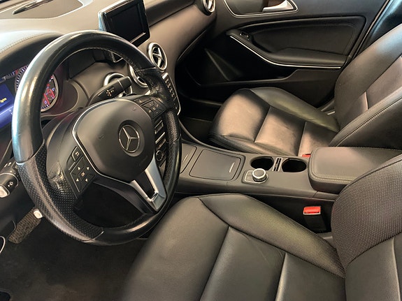 Mercedes-Benz A180 14 of 30