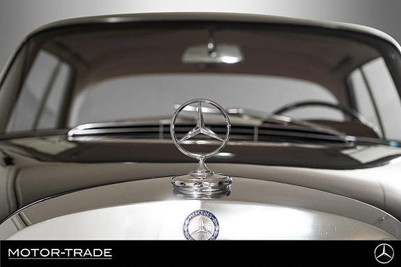 Mercedes-Benz 220 SEC 28 of 30