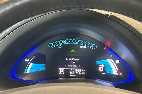 Nissan Leaf 10 of 30