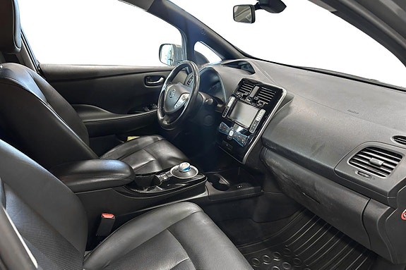 Nissan Leaf 23 of 30