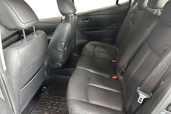 Nissan Leaf 7 of 30
