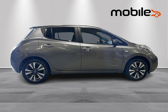 Nissan Leaf 2 of 30