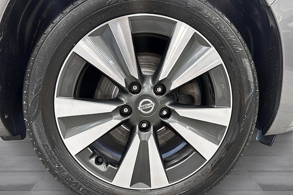 Nissan Leaf 24 of 30