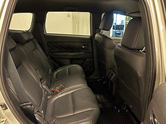 Mitsubishi Outlander 25 of 29