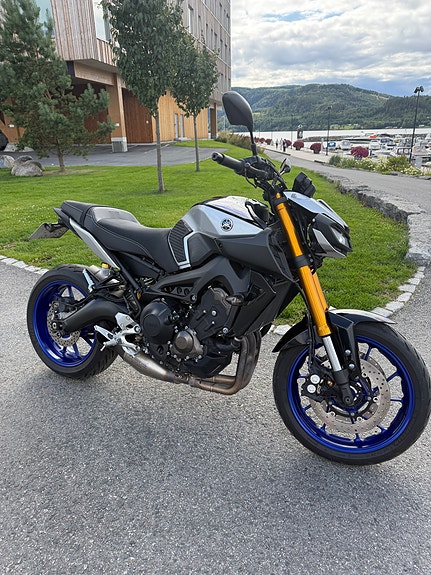 Yamaha MT-09 SP 2 of 12