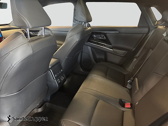 Subaru Solterra 14 of 17