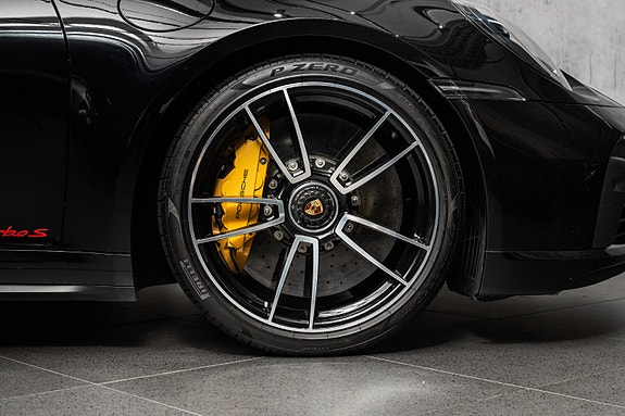 Porsche 911 16 of 30