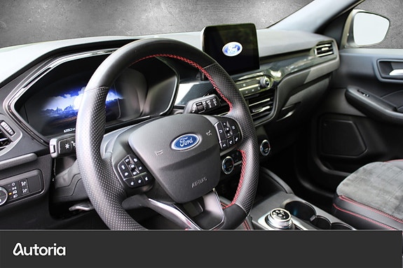 Ford Kuga 13 of 22