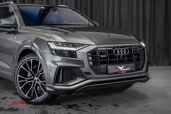 Audi Q8 2 of 30