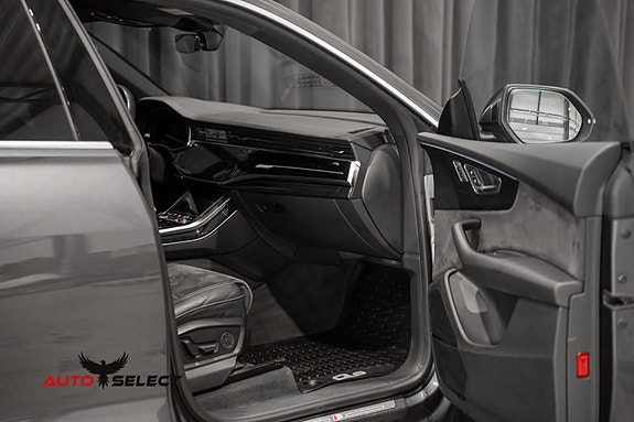 Audi Q8 25 of 30
