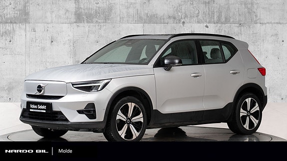 Volvo XC40 5 of 30