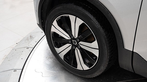 Volvo XC40 7 of 30